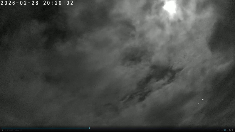 Évènement #2274 — lune derrière les nuages, point lumineux suspect