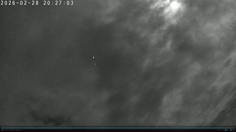 Évènement #2285 — points lumineux symétriques à la lune